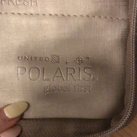 United Airlines Polaris Global First Amenity Kit Travel Case Bag Sleep Relax - Picture 7 of 8